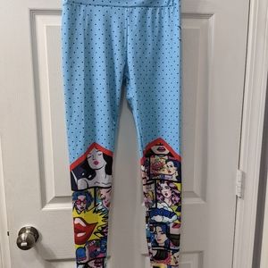 Wonder woman leggings size small.